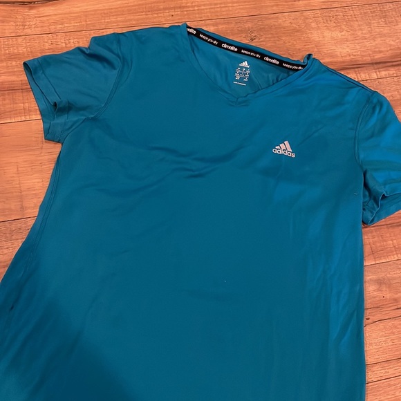 Adidas womens medium climalite tshirt - Picture 3 of 5